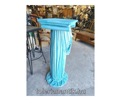 Különleges türkizkék posztamens