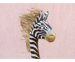 Sörényes zebra kézműves faszobor Indonéziából. Egzotikus dekoráció