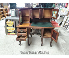 Szecessziós felépítményes íróasztal