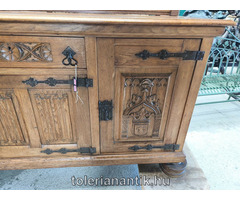 Háromajtós tálaló alsószekrény