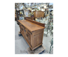 Háromajtós tálaló alsószekrény