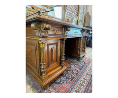 Restaurált térbe helyezhető Ónémet Íróasztal.