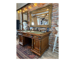 Restaurált térbe helyezhető Ónémet Íróasztal.