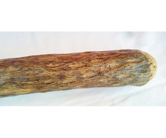 Egzotikus népi hangszer. Faág formájú kétkezes eső csináló csörgő