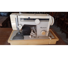 Retro NAUMANN elektromos asztali varrógép
